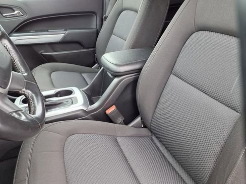 Used 2019 Chevrolet Colorado LT w/ LT Convenience Package image 3