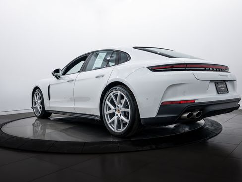 Certified 2025 Porsche Panamera 4 image 3