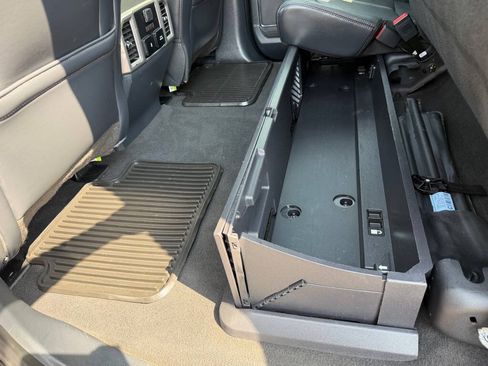 Used 2022 Ford F450 Platinum w/ FX4 Off-Road Package AWD/4WD image 44