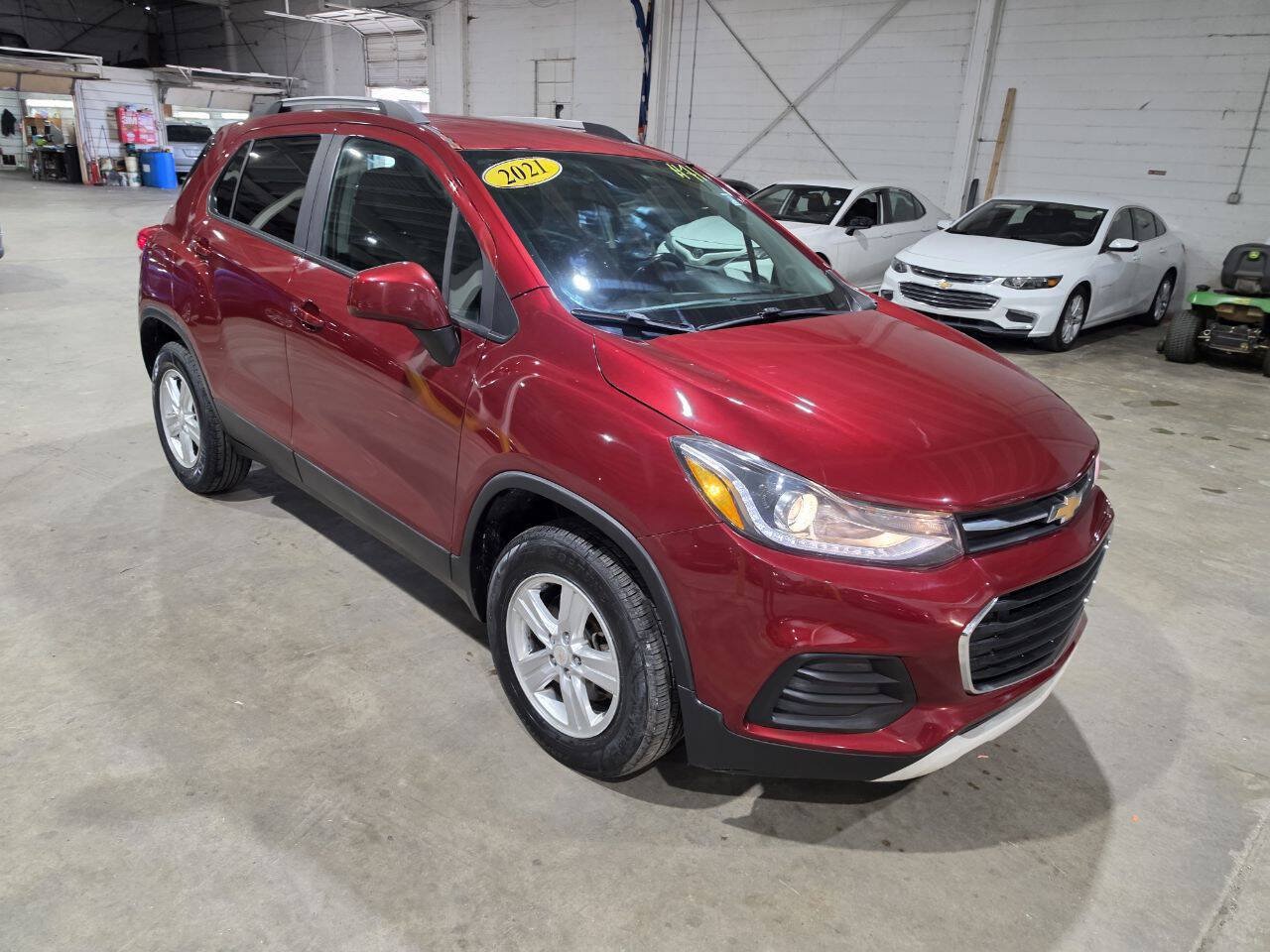 Used 2021 Chevrolet Trax LT w/ LT Convenience Package AWD/4WD image 19