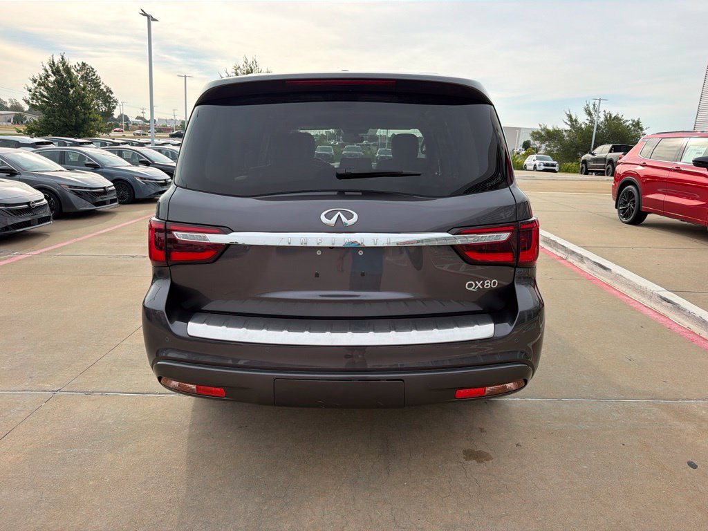 Used 2024 INFINITI QX80 Luxe RWD image 4