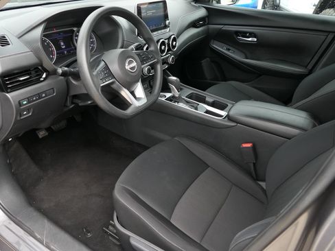 Used 2024 Nissan Sentra SV FWD image 11
