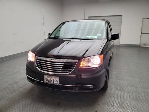 Used 2015 Chrysler Town & Country Touring w/ Driver Convenience Group FWD image 15
