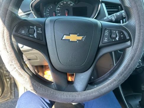 Used 2021 Chevrolet Trax LS w/ Tint and Cruise Package AWD/4WD image 13