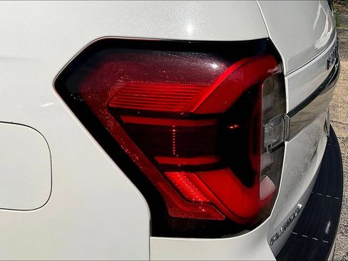 Used 2023 Ford Expedition Platinum AWD/4WD image 22