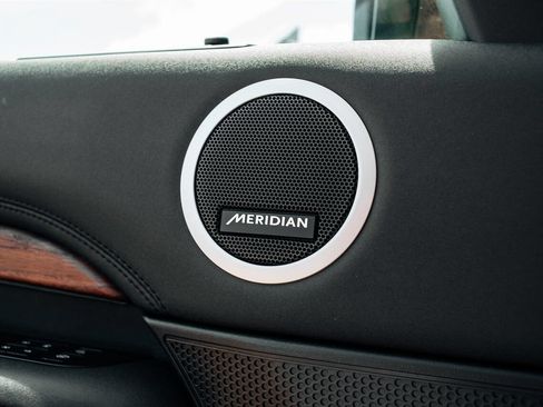 Used 2019 Land Rover Discovery HSE AWD/4WD image 22