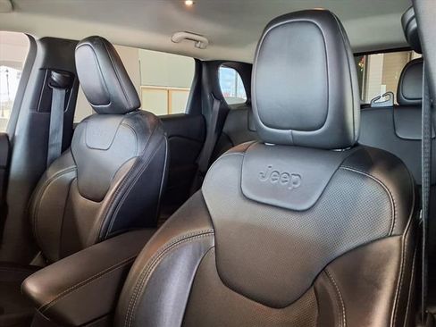 Used 2023 Jeep Cherokee Altitude Lux image 17