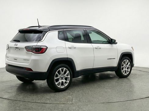 Used 2025 Jeep Compass Limited image 9