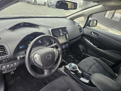 Used 2016 Nissan Leaf SV image 14