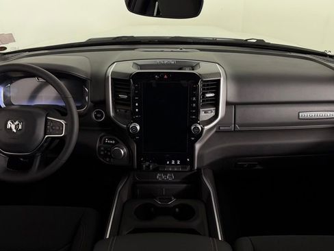 New 2026 RAM 1500 4x4 Crew Cab image 33