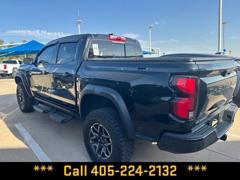 Used 2024 Chevrolet Colorado ZR2 w/ ZR2 Convenience Package III AWD/4WD image 2