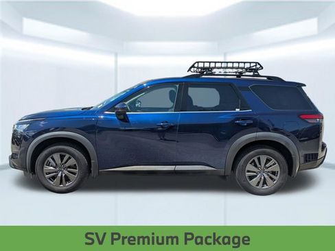 Used 2022 Nissan Pathfinder SV w/ SV Premium Package FWD image 2