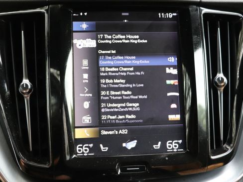 Used 2019 Volvo XC60 T6 Momentum w/ Premium Package AWD/4WD image 24
