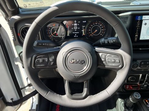 Used 2026 Jeep Wrangler Unlimited Rubicon w/ Safety Group image 18