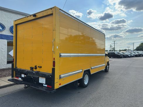 Used 2022 Ford E-350 and Econoline 350 Super Duty RWD image 4