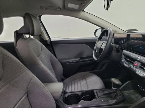 Used 2025 Kia K4 EX FWD image 21