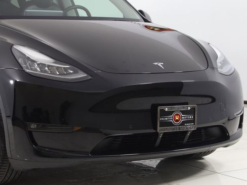 Used 2022 Tesla Model Y Long Range image 38