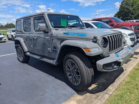 Used 2022 Jeep Wrangler Unlimited Sahara AWD/4WD image 2