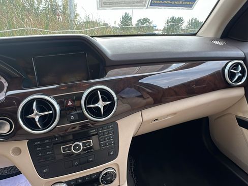 Used 2015 Mercedes-Benz GLK 350 4MATIC image 13