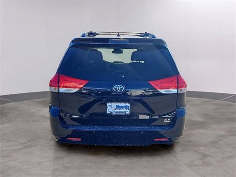 Used 2011 Toyota Sienna XLE image 6