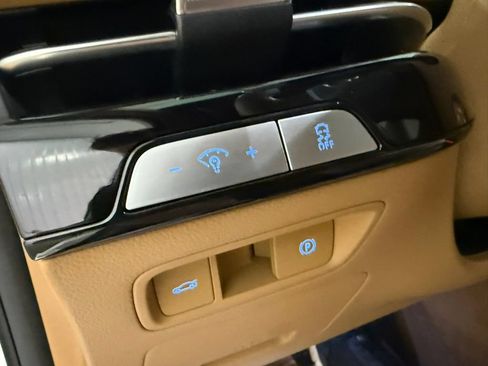 Certified 2025 Genesis G80 2.5T AWD/4WD image 40