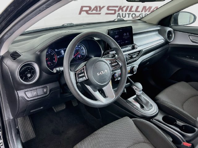 Used 2023 Kia Forte LXS w/ LXS Technology Package FWD image 30