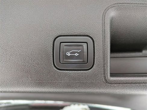 Used 2020 GMC Terrain SLE w/ Driver Convenience Package image 19