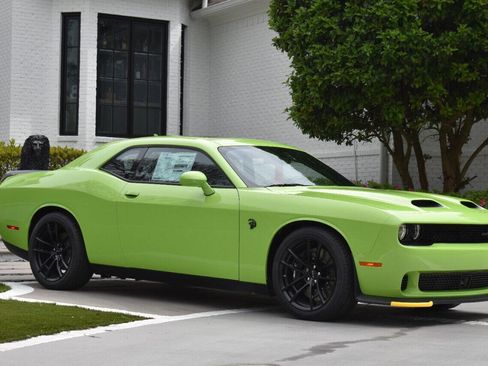 Used 2023 Dodge Challenger SRT Hellcat RWD image 2