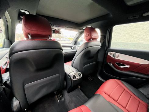 Used 2021 Mercedes-Benz GLC 300 4MATIC image 39