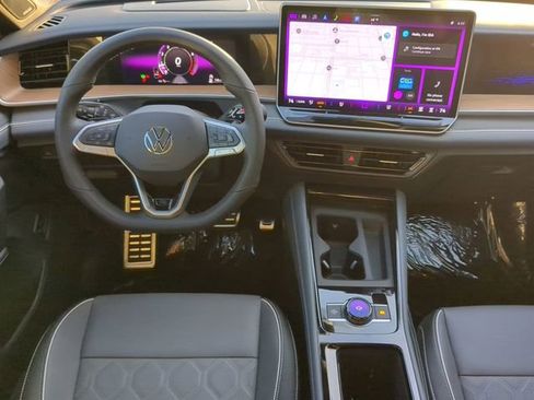 New 2026 Volkswagen Tiguan SEL R-Line image 14