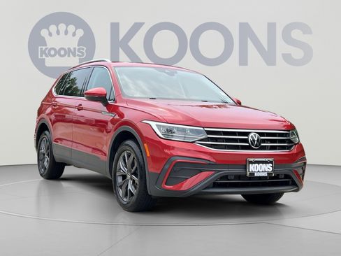 Used 2022 Volkswagen Tiguan SE AWD/4WD image 10