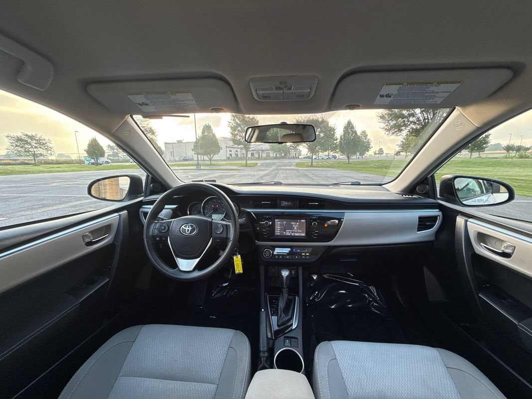 Used 2016 Toyota Corolla LE FWD image 14