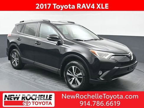 Used 2017 Toyota RAV4 XLE image 1