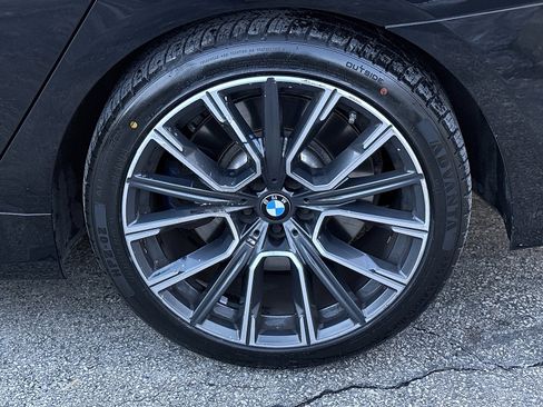 Used 2020 BMW 750i xDrive w/ Executive Package image 12