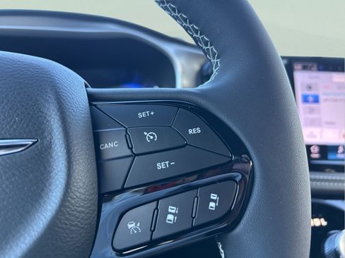 New 2026 Chrysler Pacifica Select w/ S Appearance Package FWD image 15