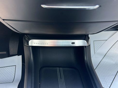 Used 2024 Cadillac Lyriq Sport AWD/4WD image 23
