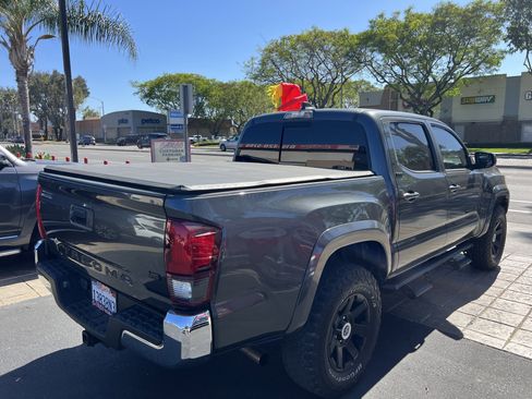 Used 2022 Toyota Tacoma SR5 image 8