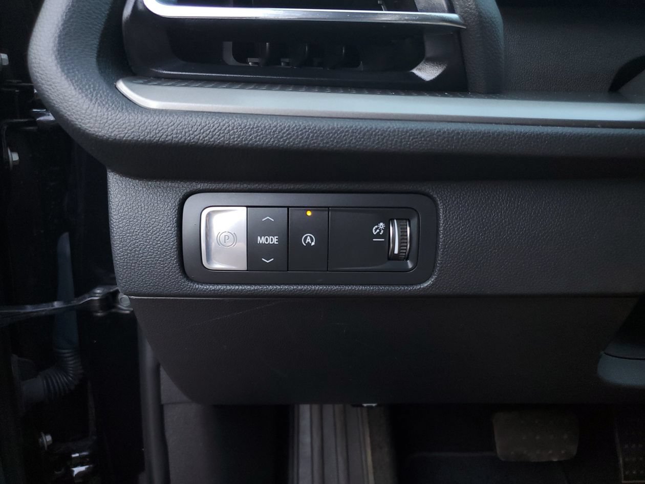 Used 2026 Chevrolet Traverse LT FWD image 28