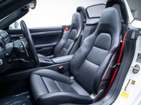 Used 2016 Porsche Boxster GTS RWD image 19