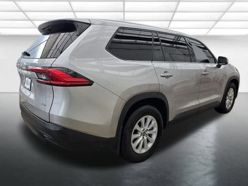 Used 2024 Toyota Grand Highlander XLE image 5