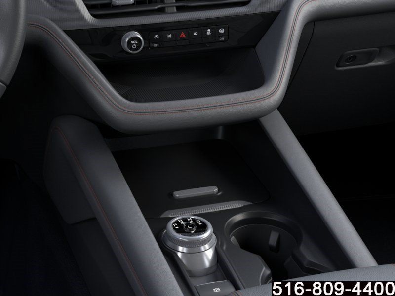 Used 2025 Ford Explorer Active AWD/4WD image 16
