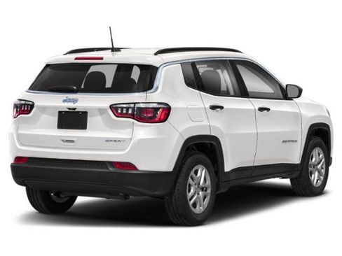 Used 2021 Jeep Compass Latitude w/ Sun and Sound Group AWD/4WD image 4