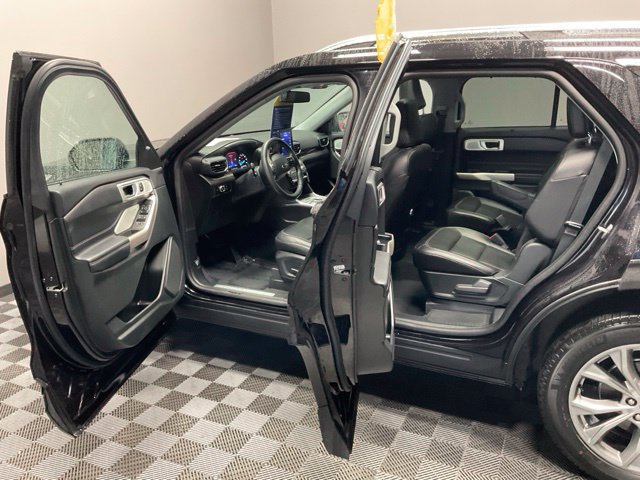 Used 2023 Ford Explorer Limited w/ Limited Technology Package AWD/4WD image 13