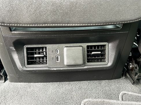 Used 2025 GMC Sierra 1500 SLT image 25