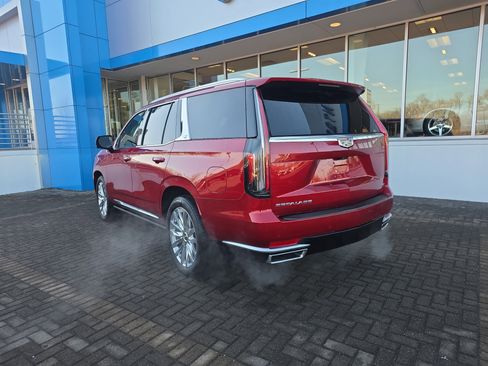 Used 2024 Cadillac Escalade Premium Luxury w/ Performance Package image 3