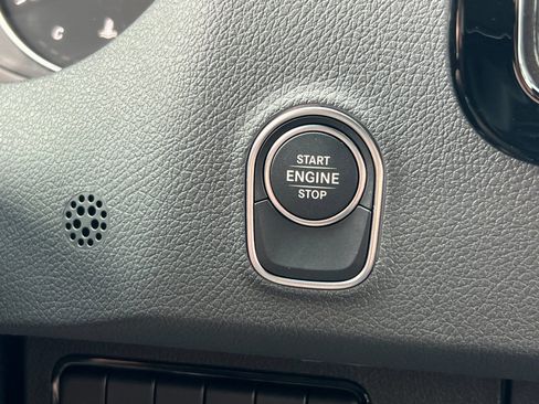 Used 2025 Mercedes-Benz Sprinter 2500 image 19