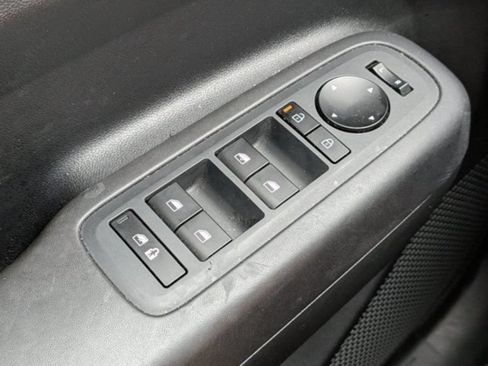 Used 2025 Hyundai Santa Fe SE FWD image 15