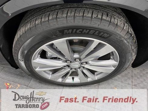 Used 2025 Cadillac XT6 Premium Luxury image 20