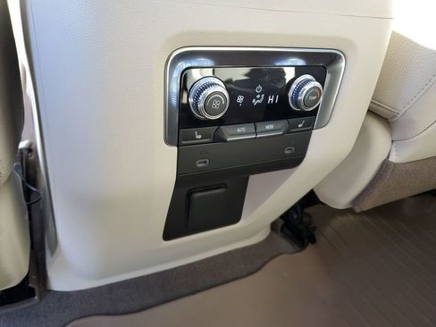 Certified 2021 GMC Yukon Denali w/ Denali Premium Package image 24