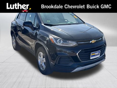 Used 2017 Chevrolet Trax LT w/ LT Convenience Package image 1
